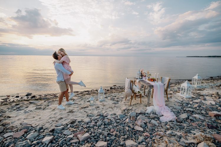 Освідчення на березі Київського моря