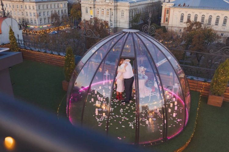 Побачення на даху в центрі Львова