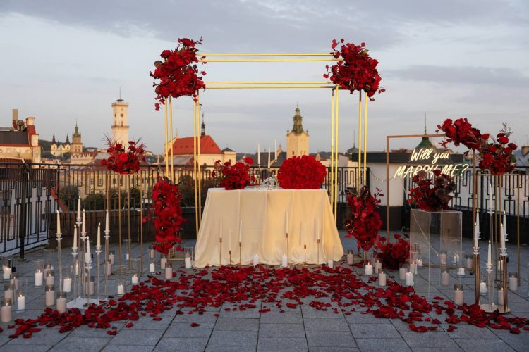 Романтичне освідчення на даху у Львові